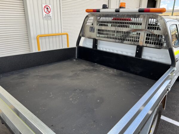 2021 Isuzu DMAX Tray Back Ute - 1HIU840 - Image 8