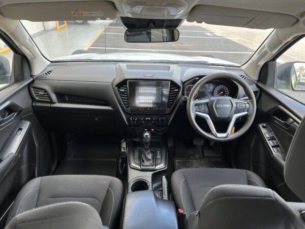 2021 Isuzu DMAX Tray Back Ute - 1HIU840 - Image 18