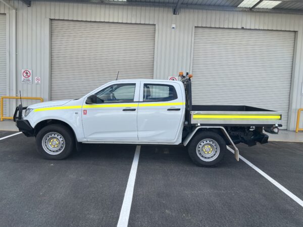2021 Isuzu DMAX Tray Back Ute - 1HIU840 - Image 5