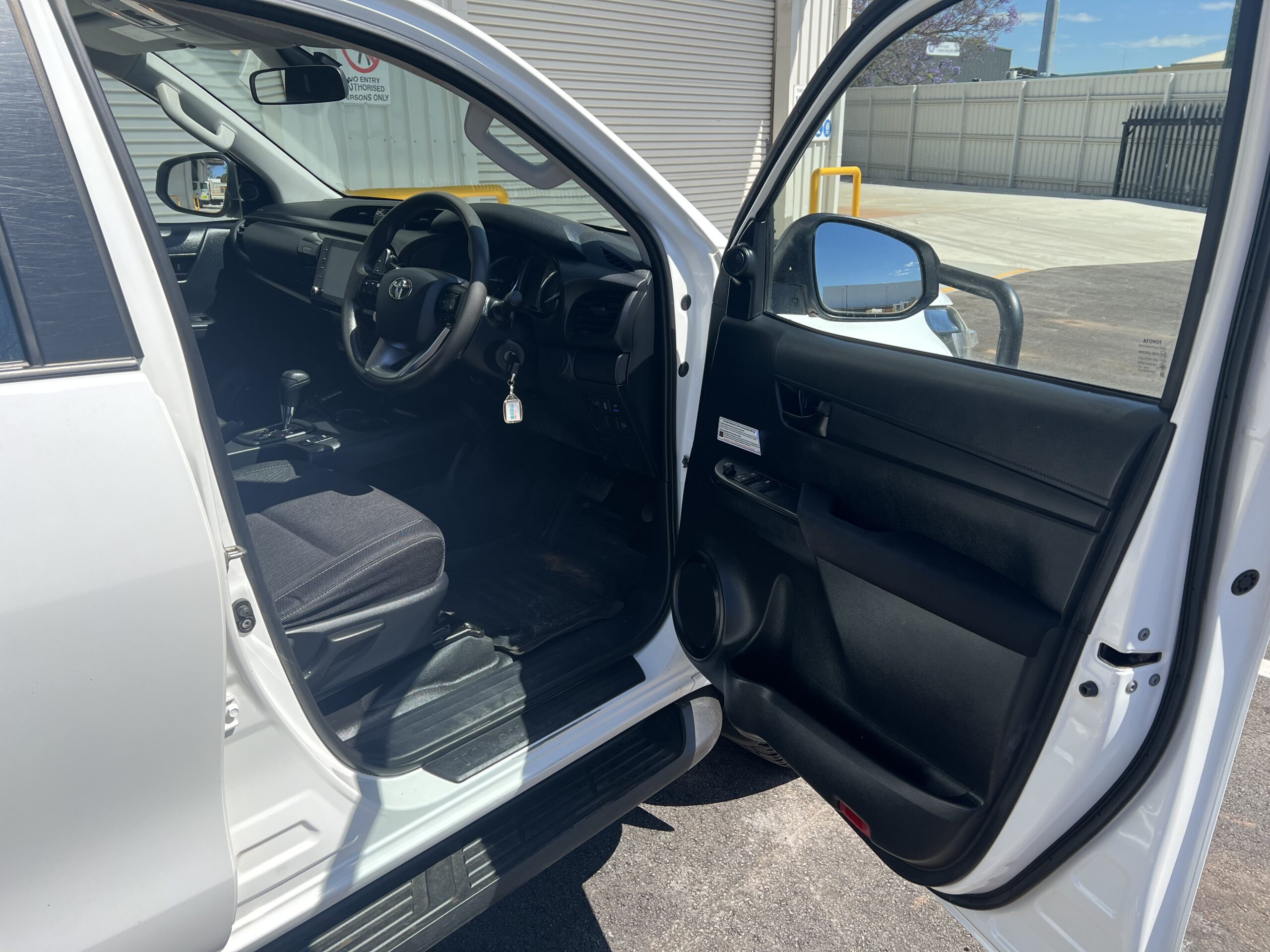 2022 Toyota Hilux Tray Back Ute - 1HOY072 - Image 17