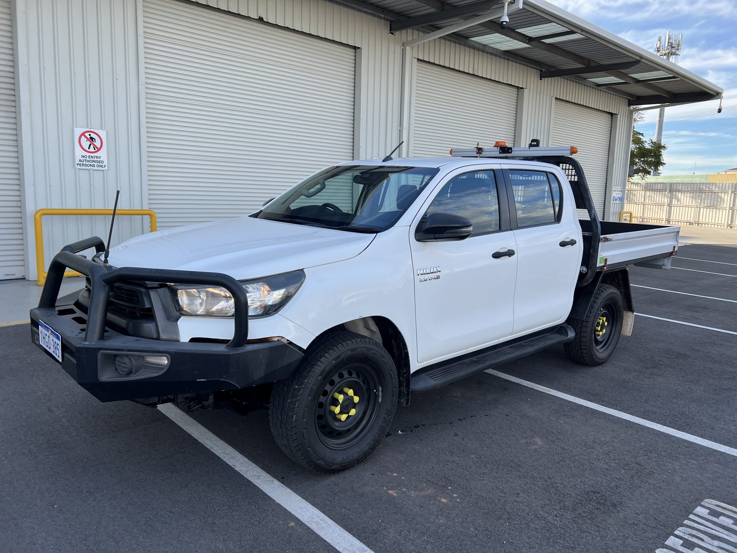 2020 Toyota Hilux Dual Cab Tray - 1HGD385 - Image 2