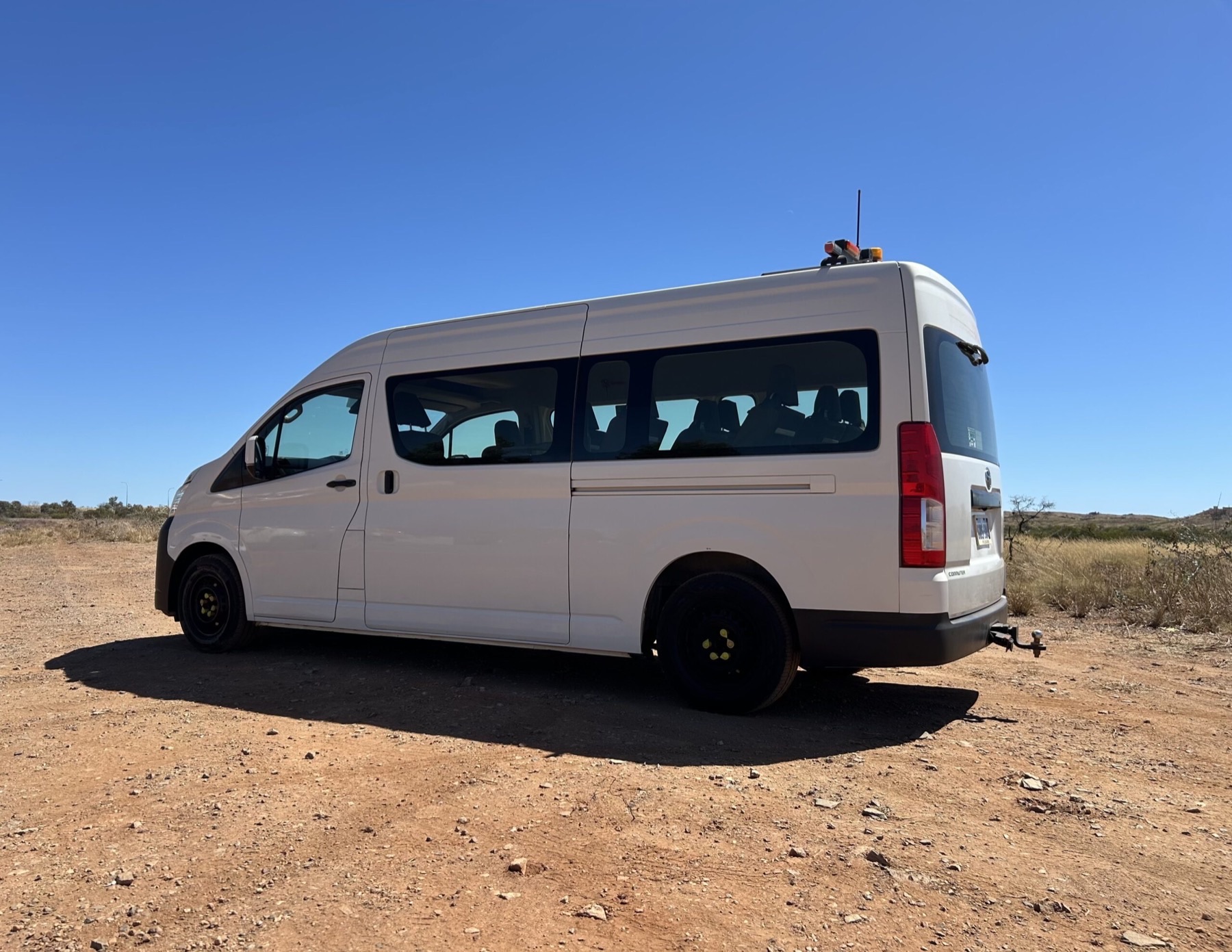 2019 12 Seat Toyota Commuter - 1GUS504 - Image 4