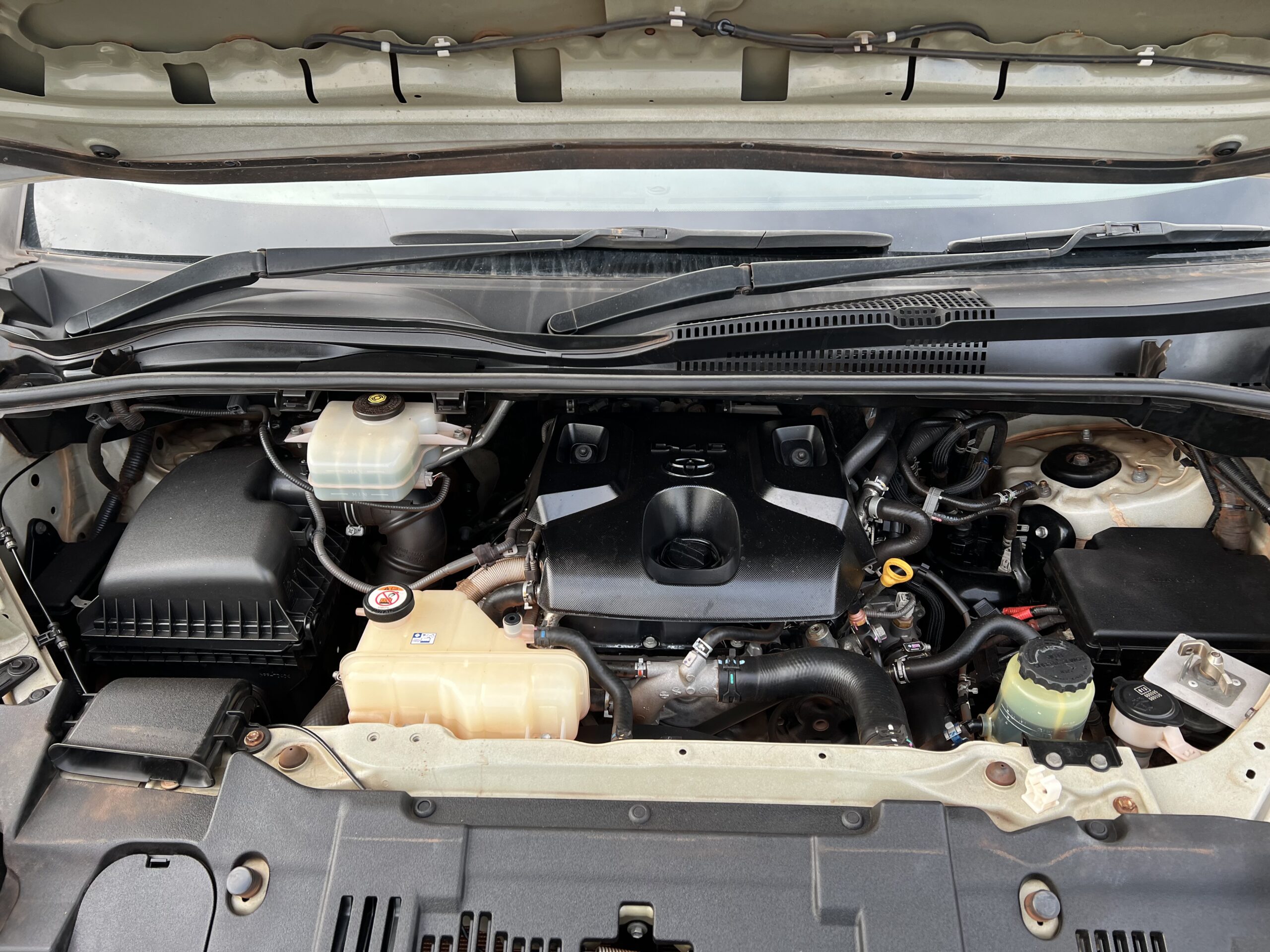 2019 12 Seat Toyota Commuter - 1GUS504 - Image 15