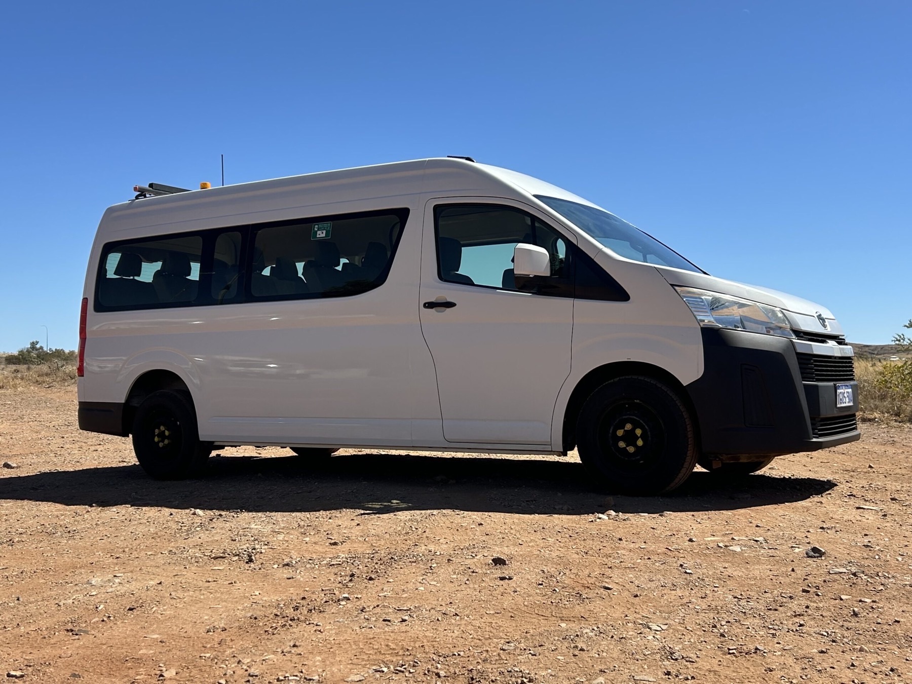 2019 12 Seat Toyota Commuter - 1GUS504 - Image 2