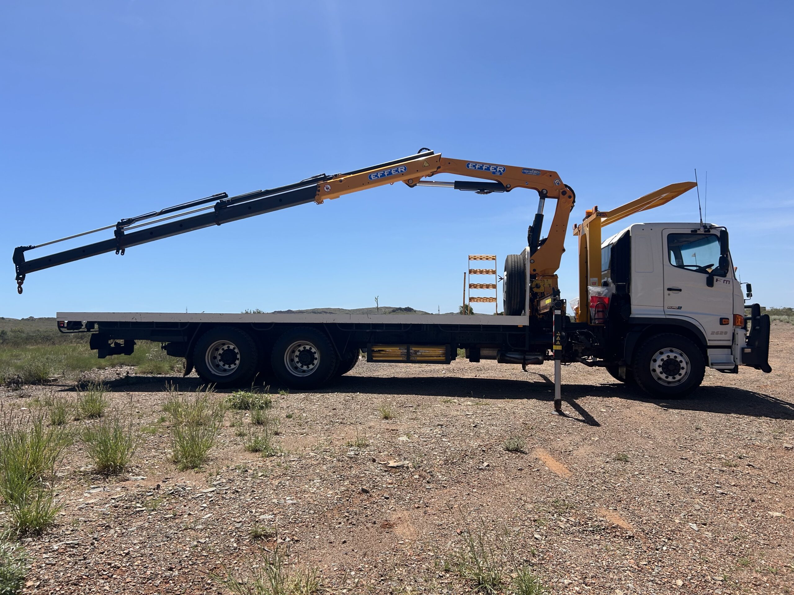 2018 12T Crane Truck - 1GUZ654 - Image 5
