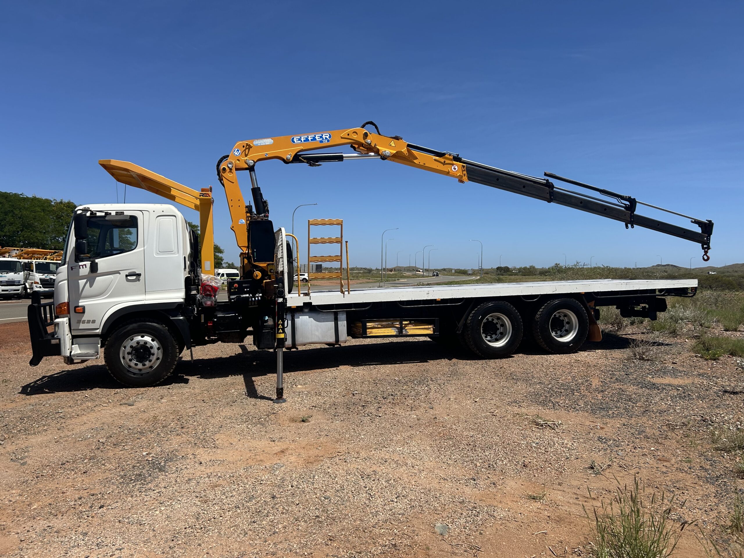 2018 12T Crane Truck - 1GUZ654 - Image 4