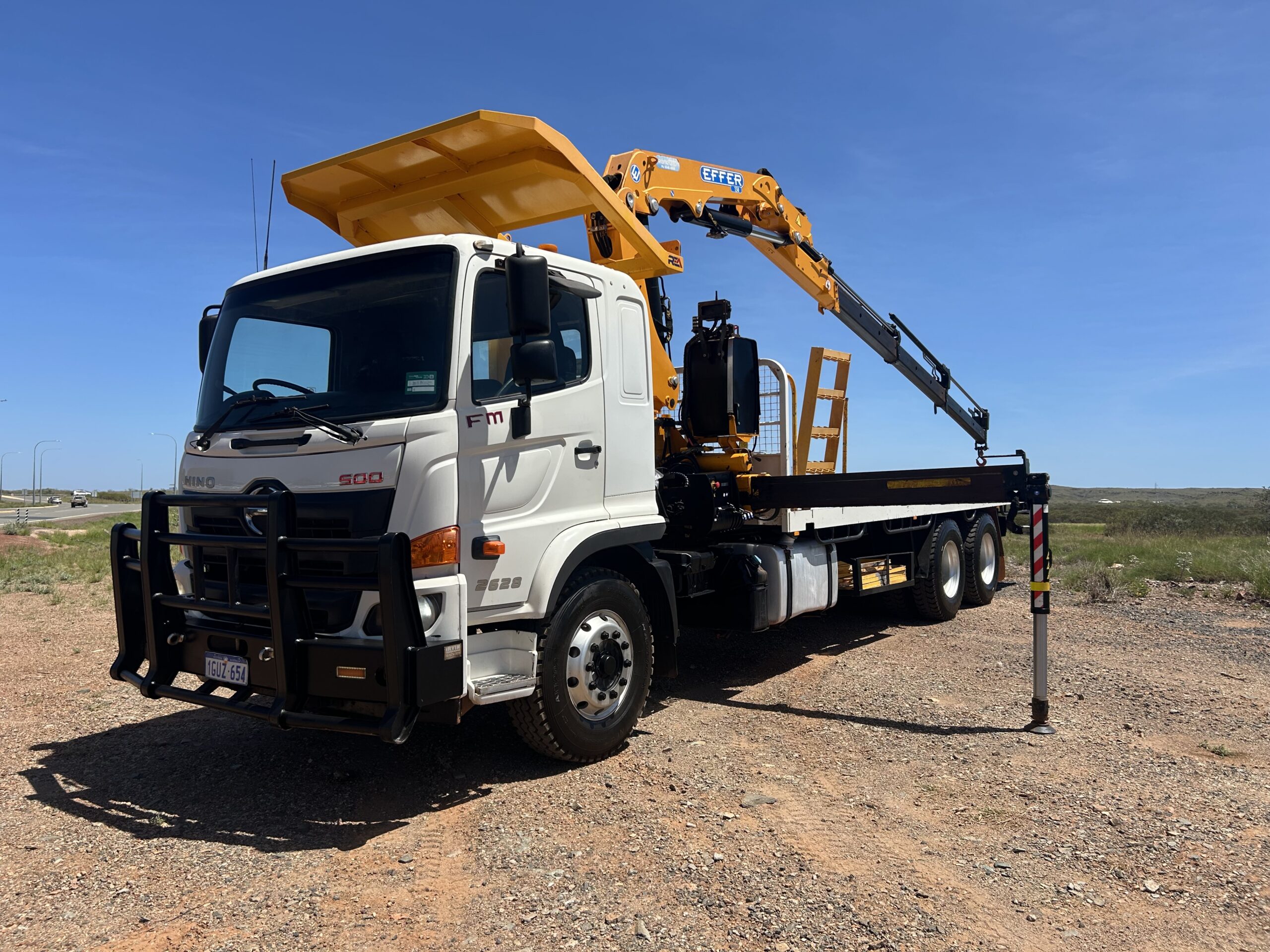 2018 12T Crane Truck - 1GUZ654 - Image 2
