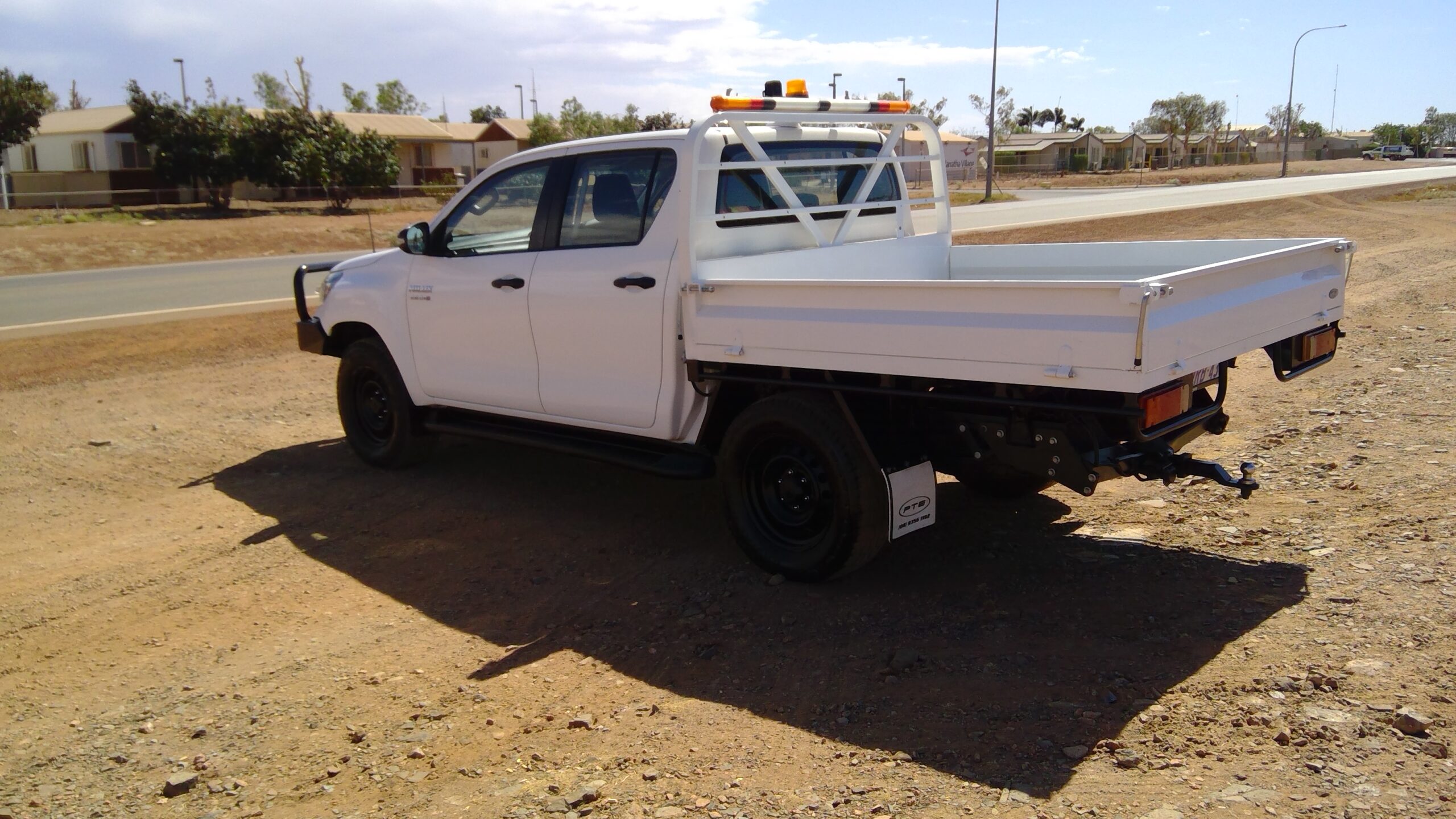2022 Toyota Hilux Tray Back Ute - 1HRB436 - Image 4