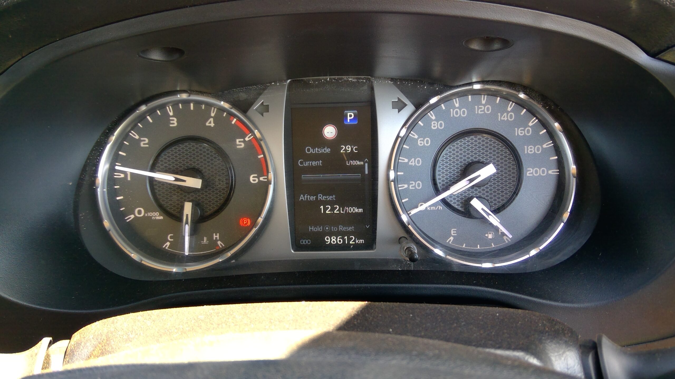 2022 Toyota Hilux Tray Back Ute - 1HRB436 - Image 9