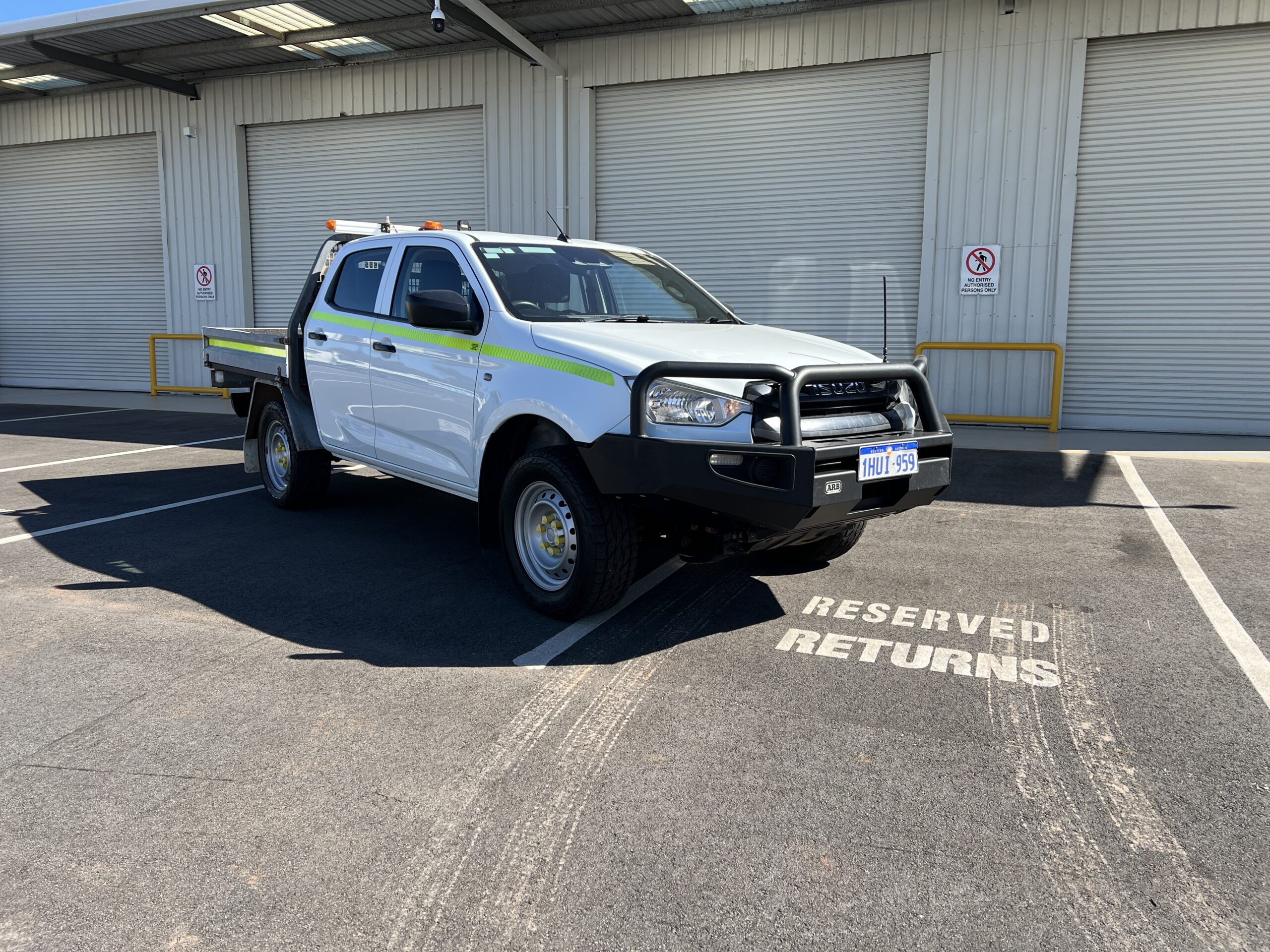 2022 Isuzu DMAX Tray Back Ute - 1HUI959