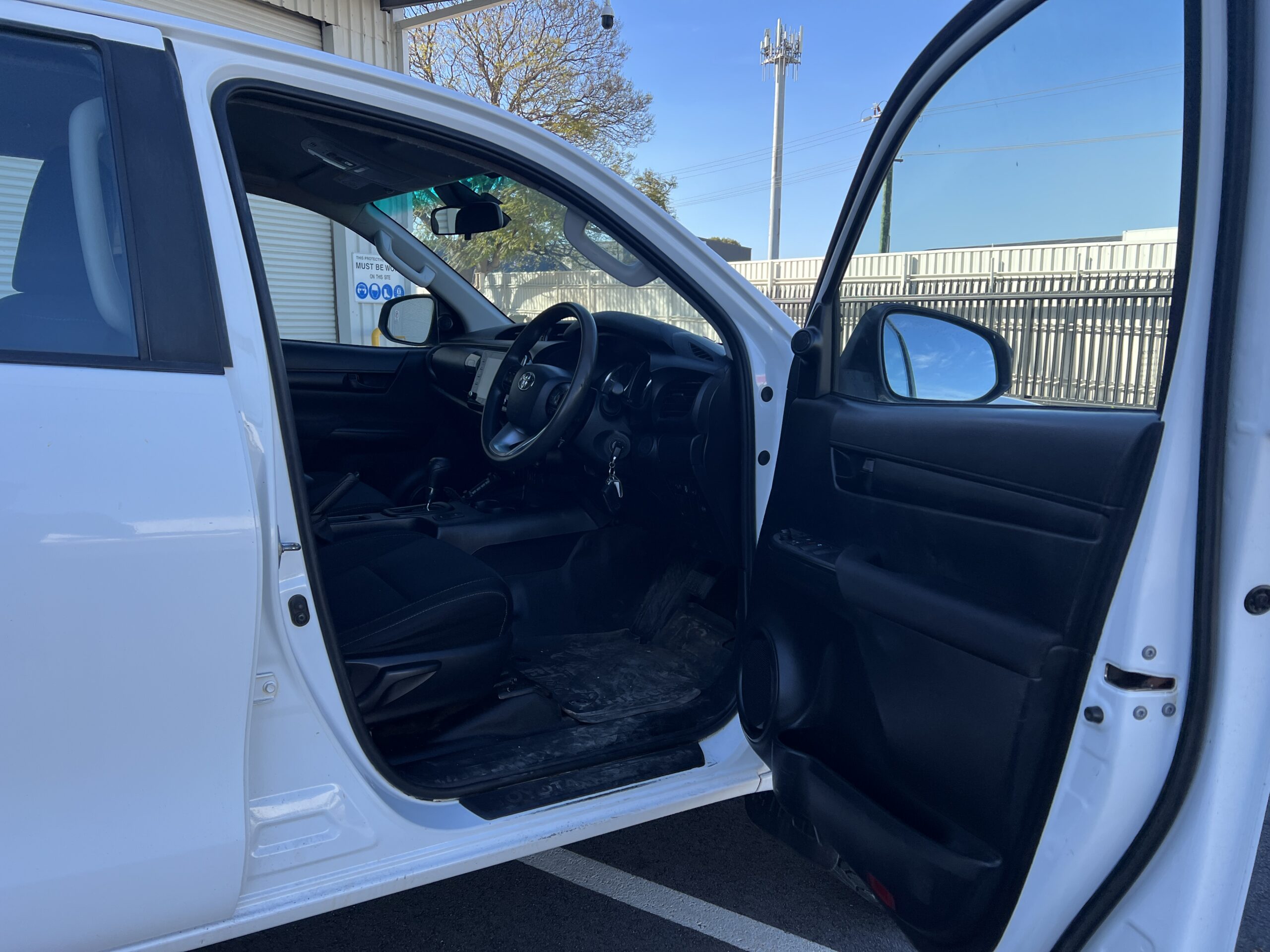 2022 Toyota Hilux Dual Cab Tray – 1HPR156 image 12
