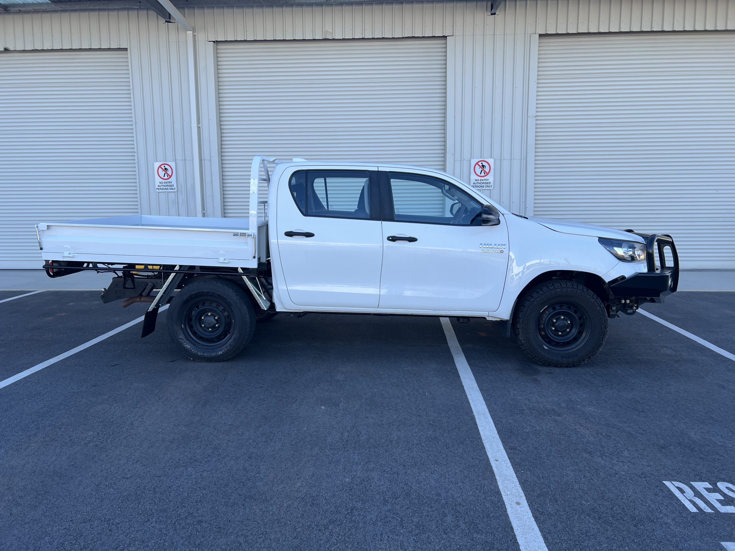 2022 Toyota Hilux Dual Cab Tray – 1HPR156 image 4