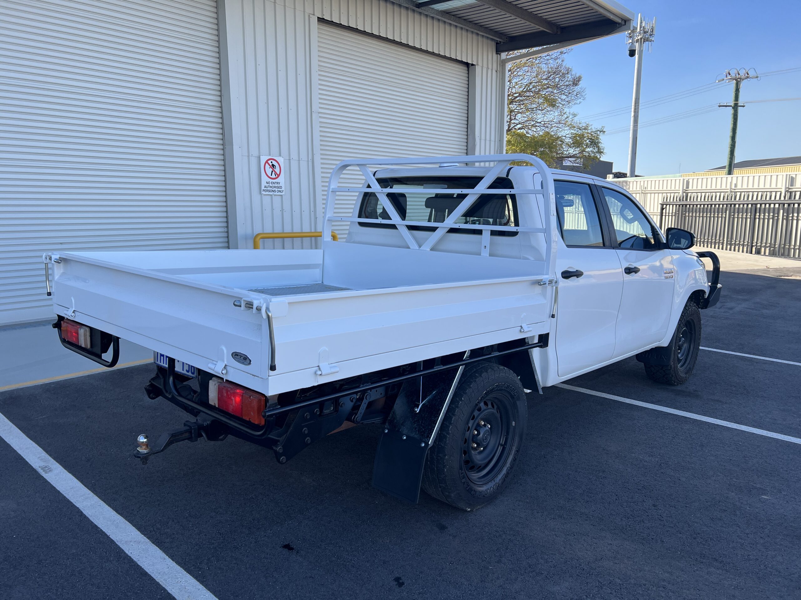 2022 Toyota Hilux Dual Cab Tray – 1HPR156 image 8