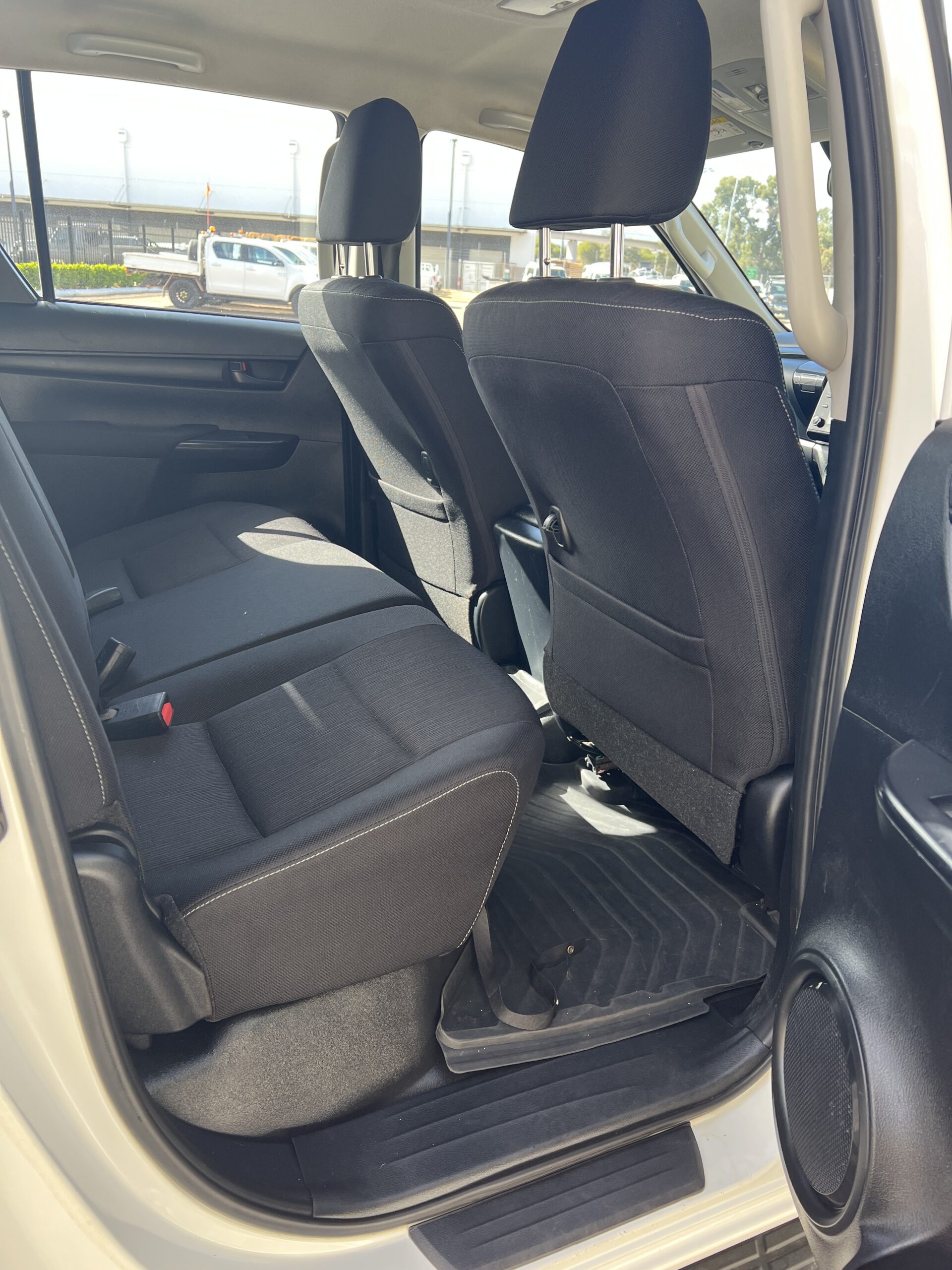 2022 Toyota Hilux Dual Cab Tray – 1HPQ850 image 17