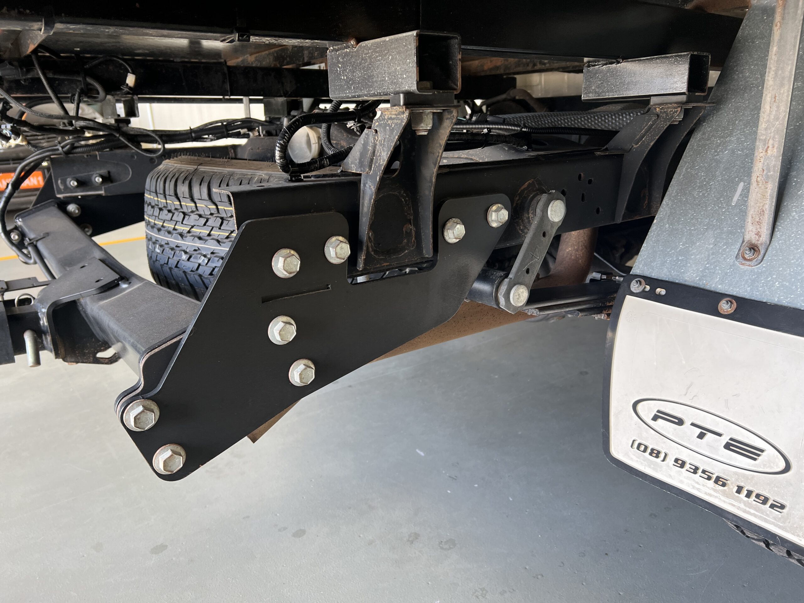 2022 Toyota Hilux Dual Cab Tray – 1HPQ850 image 9