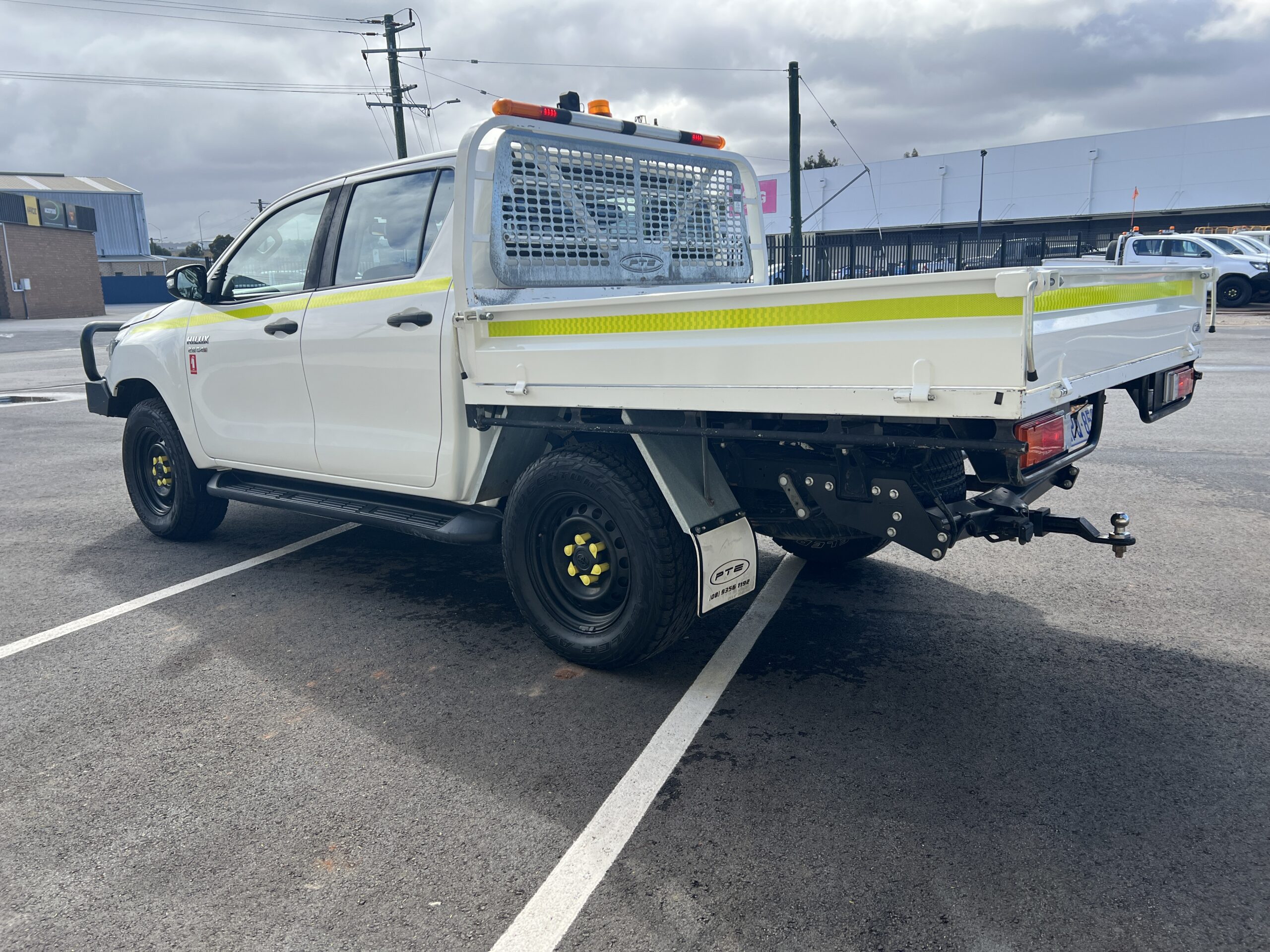 2022 Toyota Hilux Dual Cab Tray – 1HPQ850 image 7